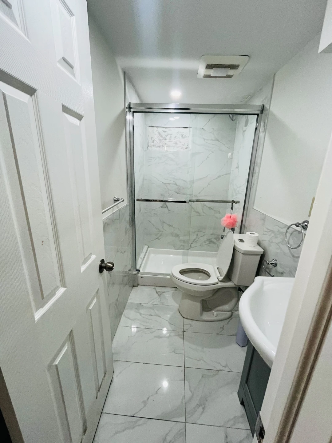 Full Bathroom with Shower - photo 3