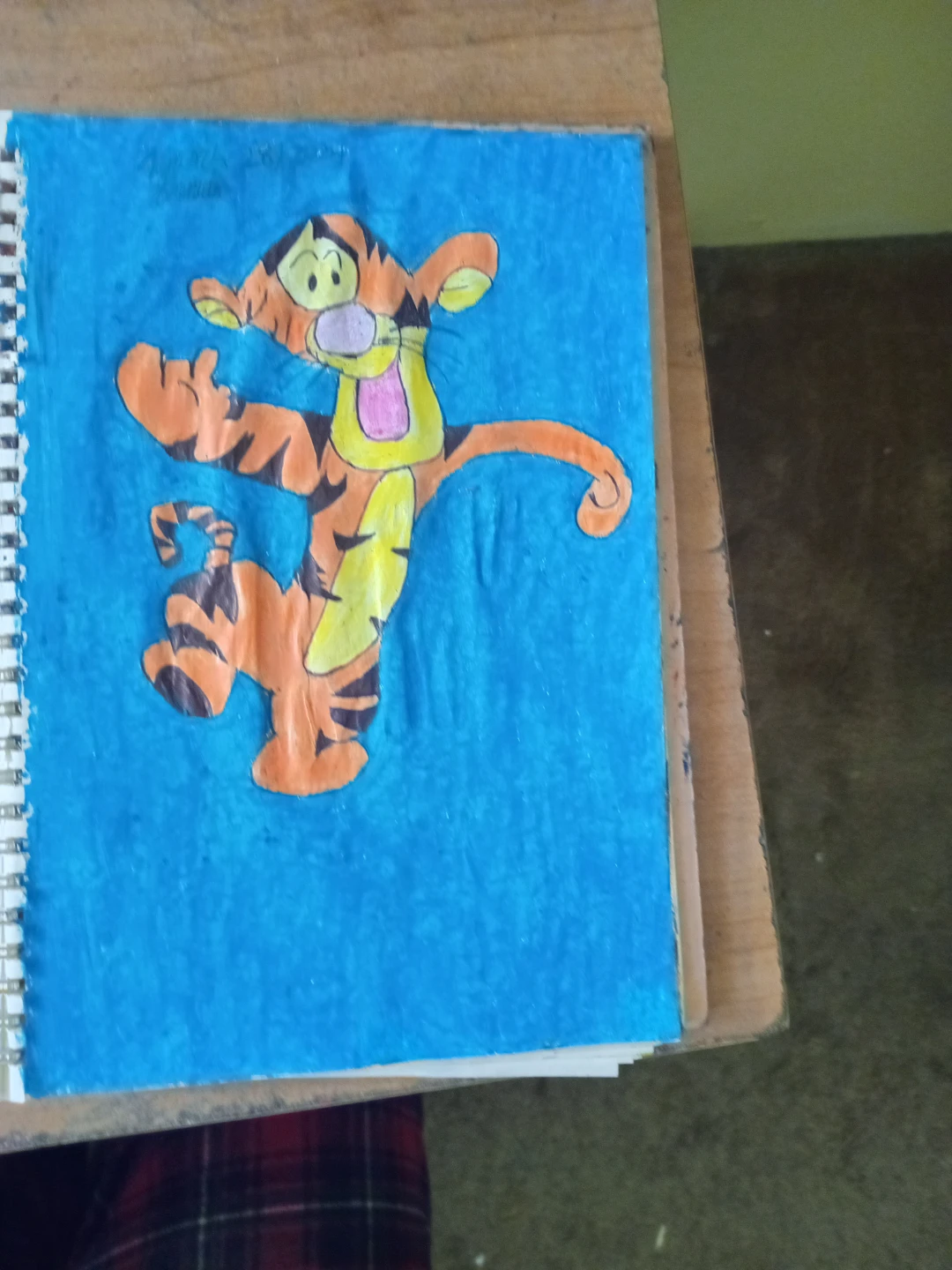 TIGGER WITH BLUE BACKGROUND BY SHERWIN - photo 3