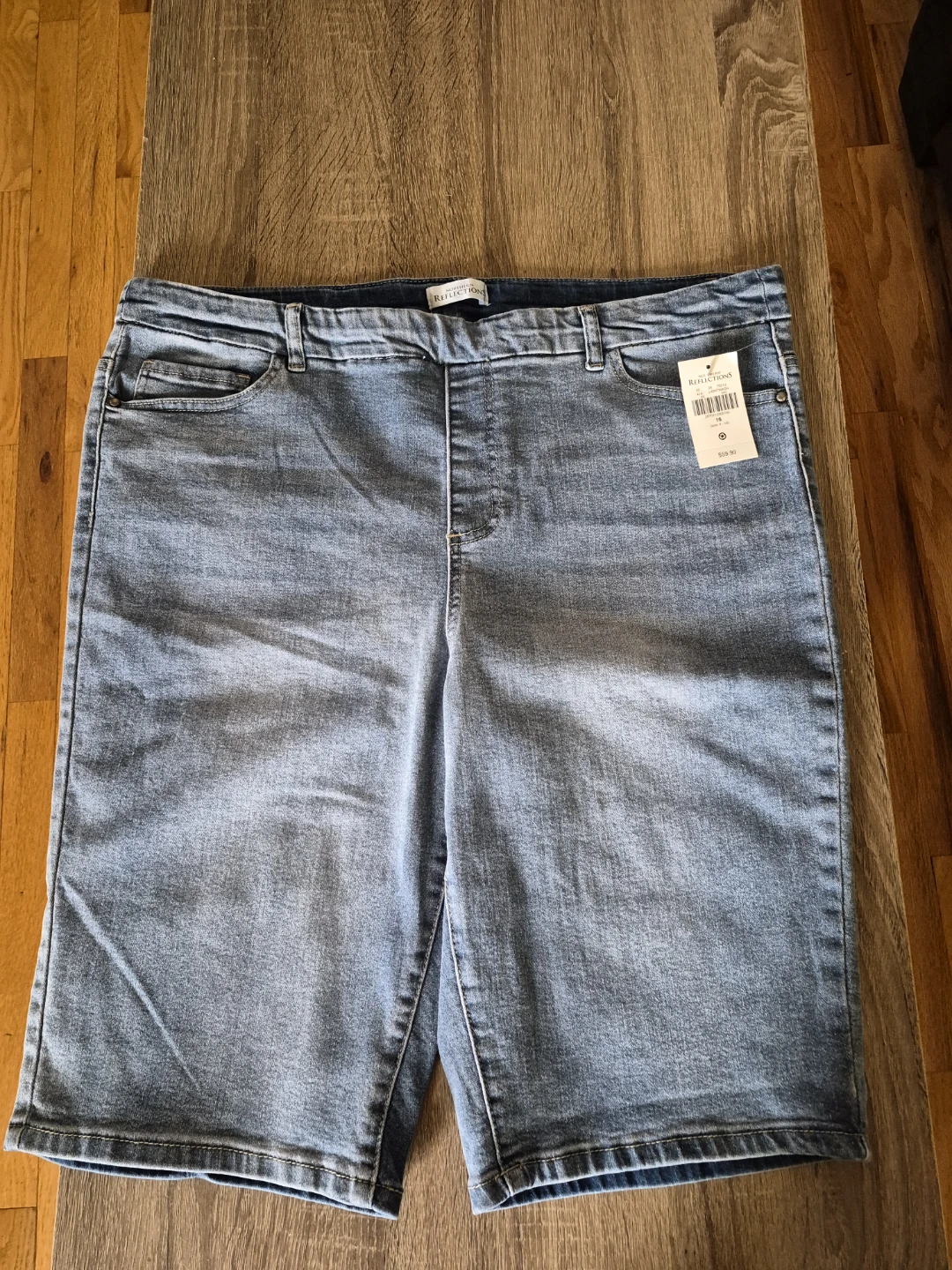 Northern Reflections Lightwash Denim Shorts Size 16