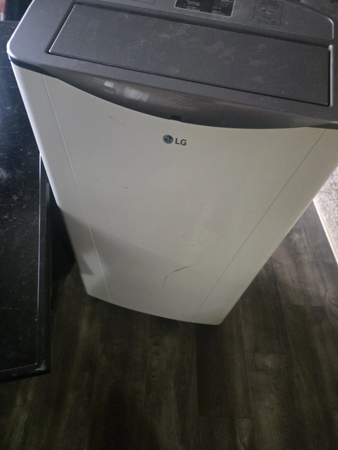 LG Portable Air Conditioner - photo 2