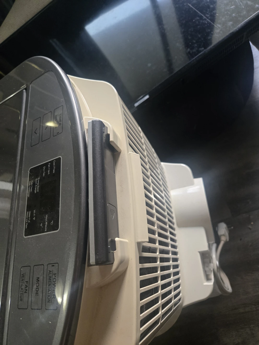 LG Portable Air Conditioner - photo 3