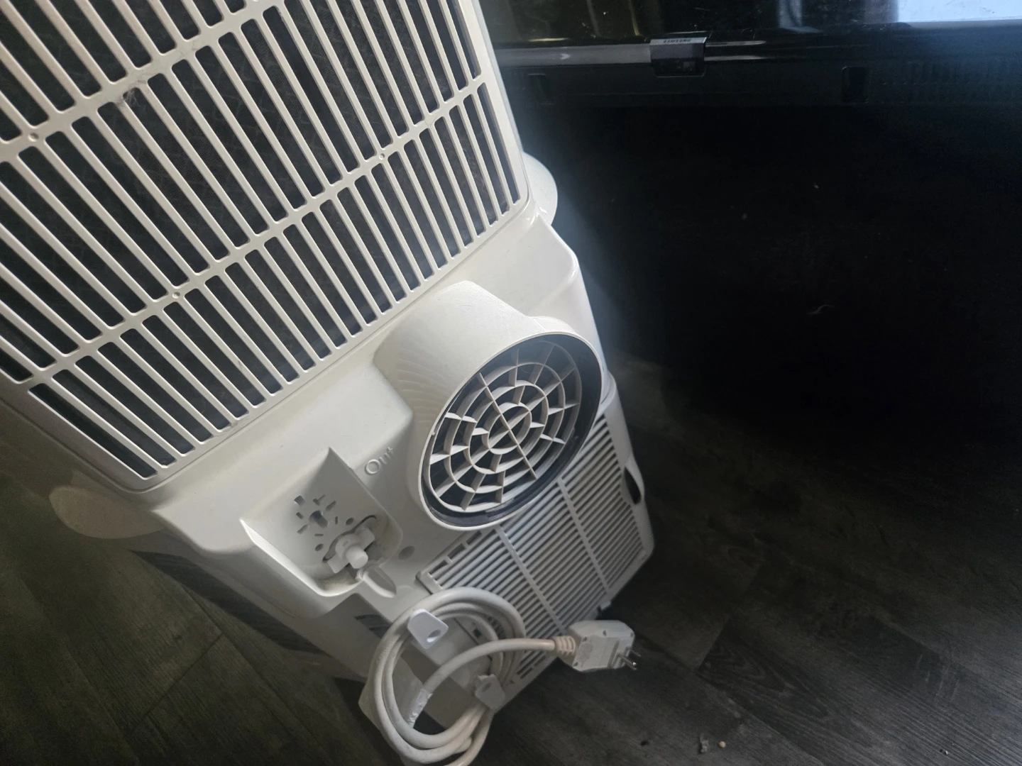 LG Portable Air Conditioner - photo 4