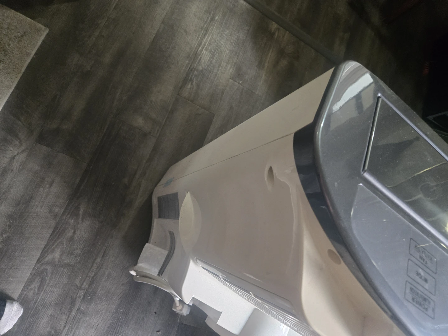 LG Portable Air Conditioner - photo 5