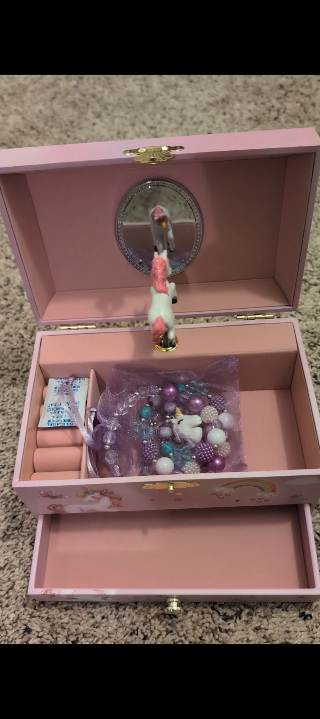 New - Musical Jewelry Box with Necklace and Bracelet - photo 2