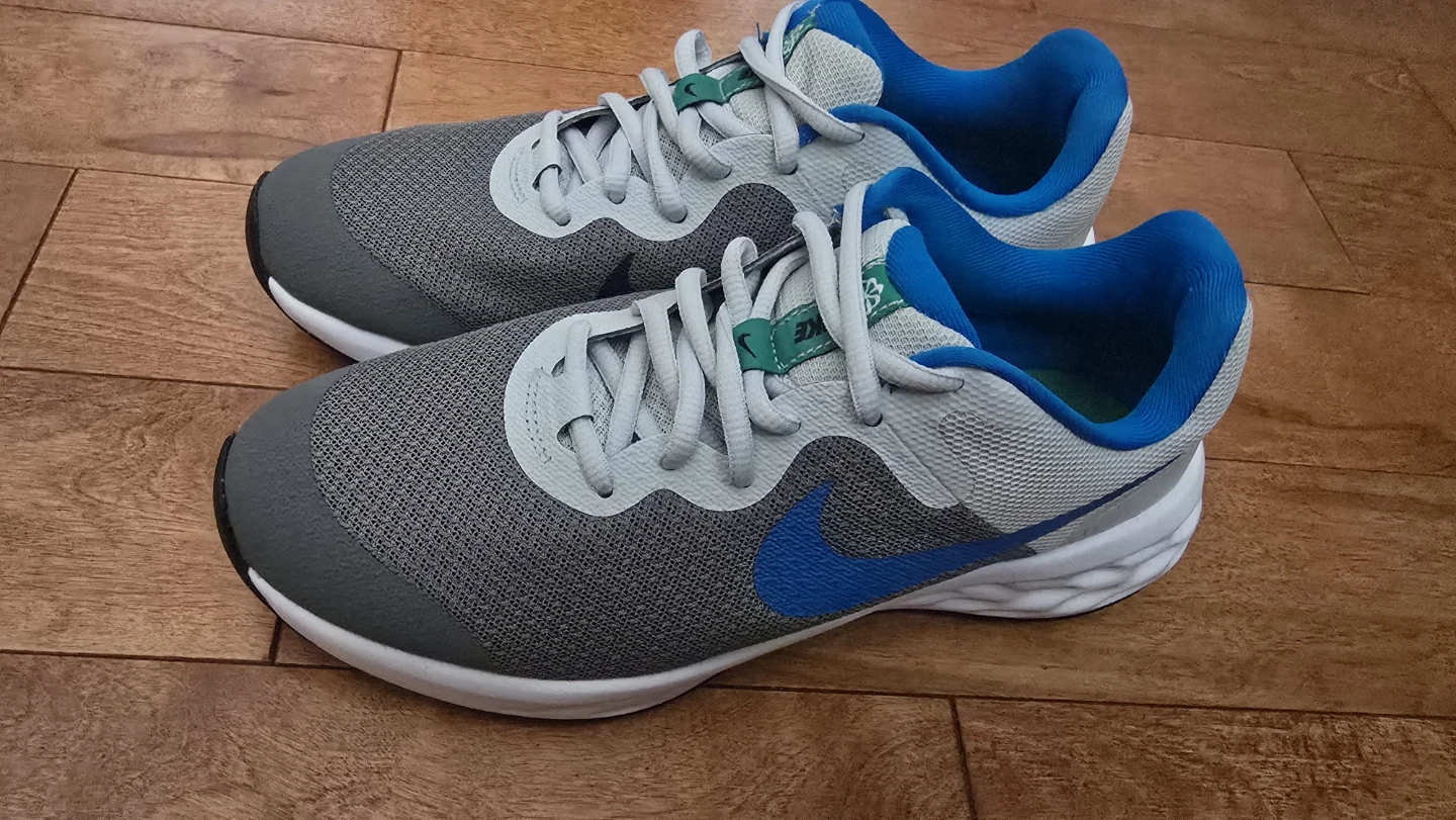 Nike Running Shoes - Youth Size 6.5Y - photo 2