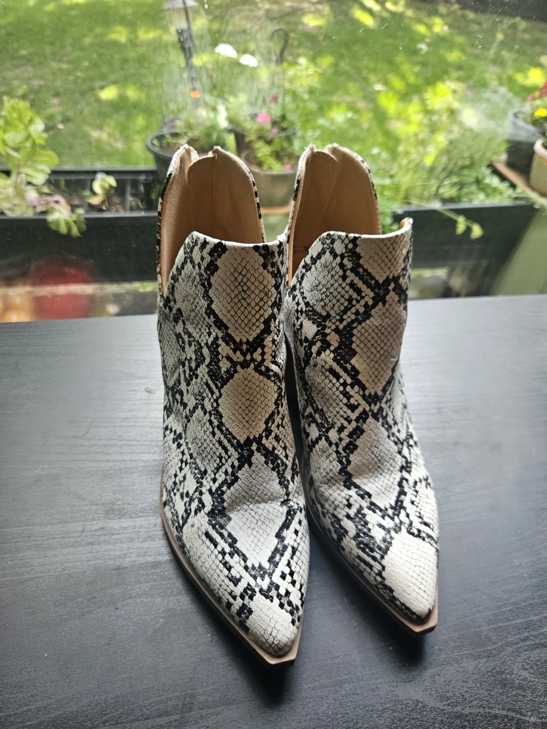 Women's Snakeskin Ankle Boots Size 7.5 - photo 2