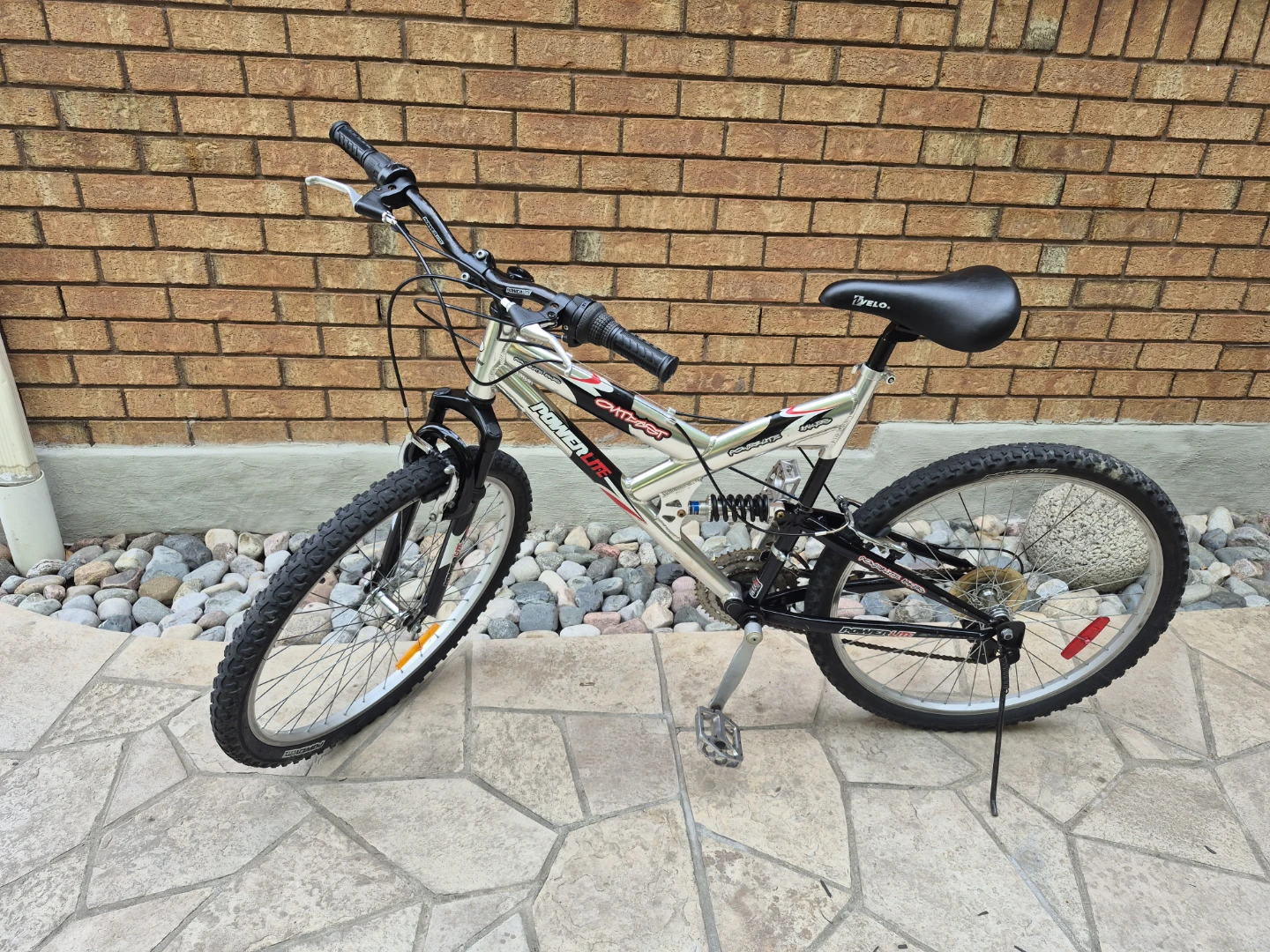 Great 26" PowerLite Outcast Mountain Bike with Shock Absorber