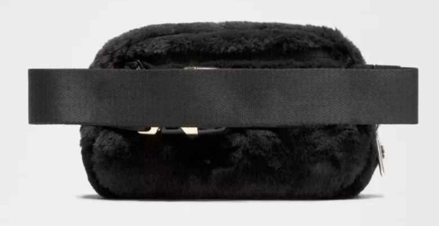 Lululemon Belt Bag Black faux fur  -NWT - photo 2