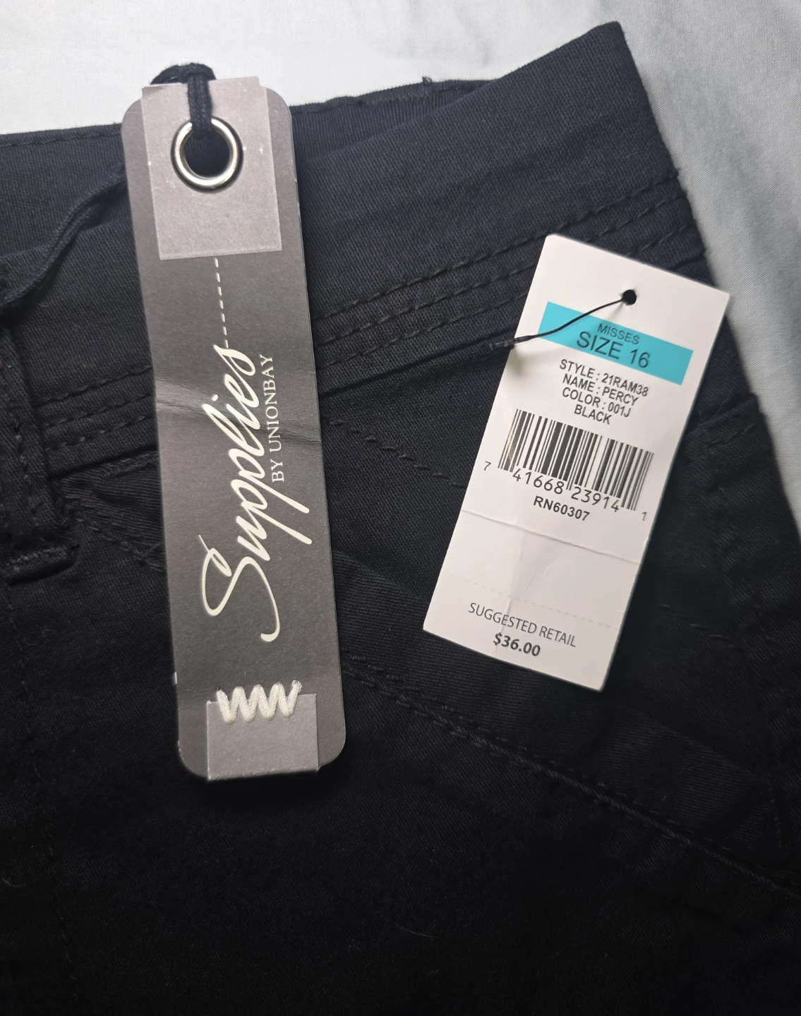 Black Shorts Size 16 in Womens - photo 4