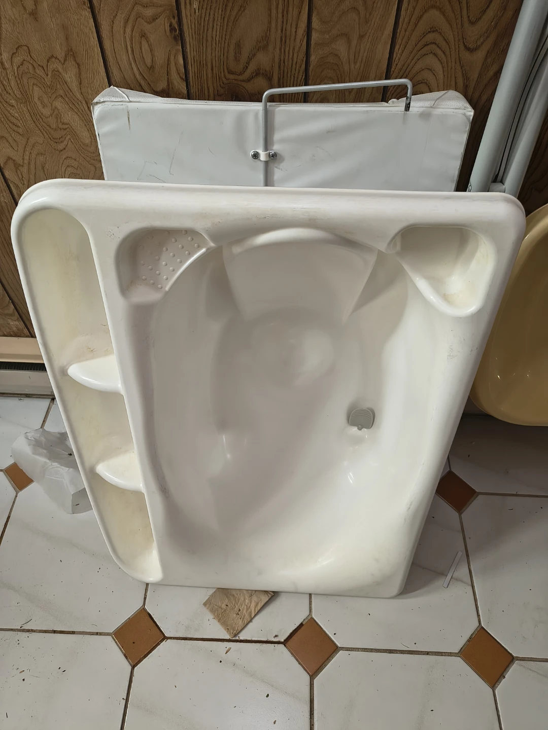 Portable Baby Bath and Change table - photo 2