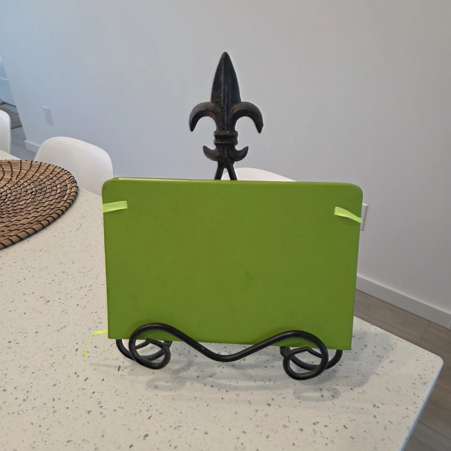 Black Metal Easel with Fleur-de-lis Accent - photo 3