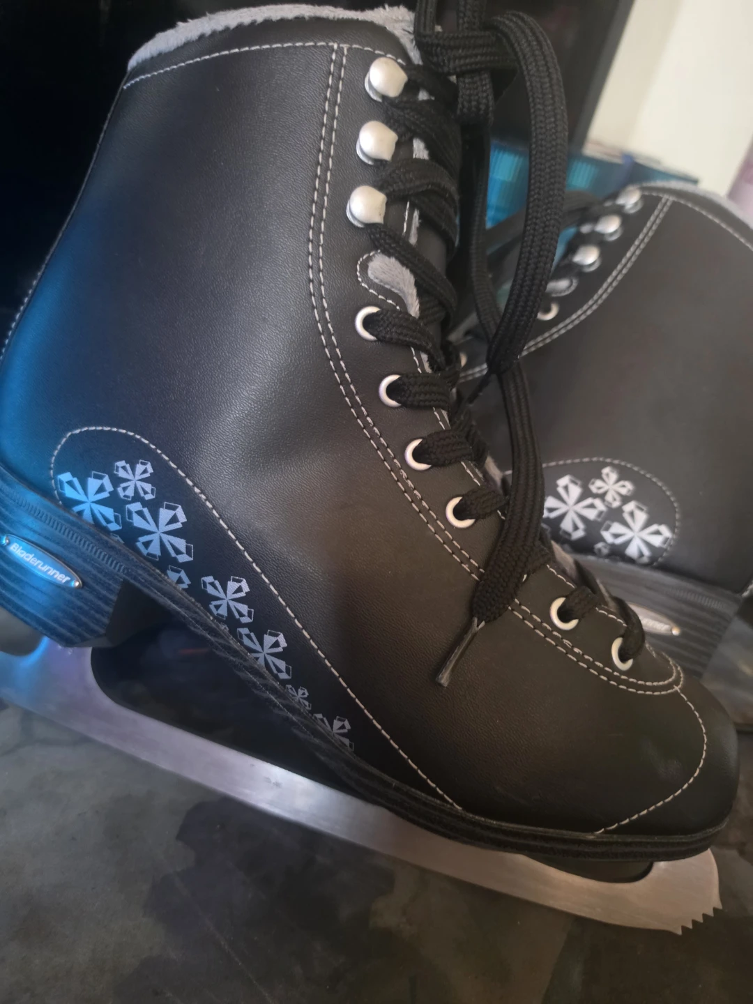 Bladerunner Aurora Black Figure Skates