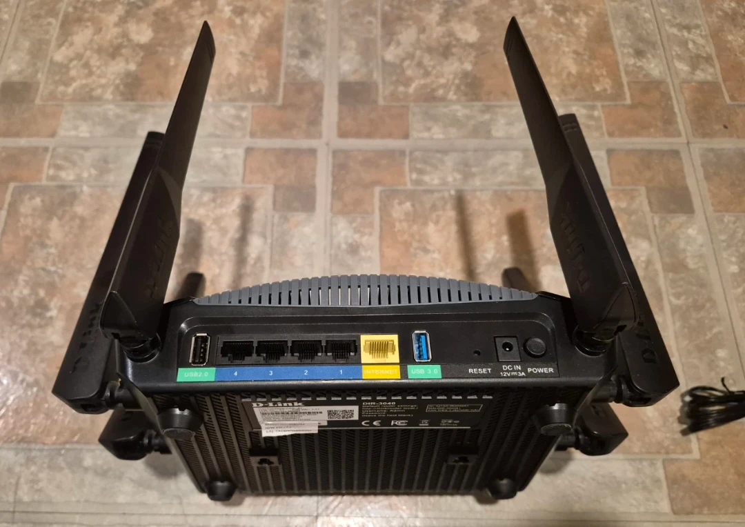 D-Link AC3200 Wi-Fi Router - photo 3
