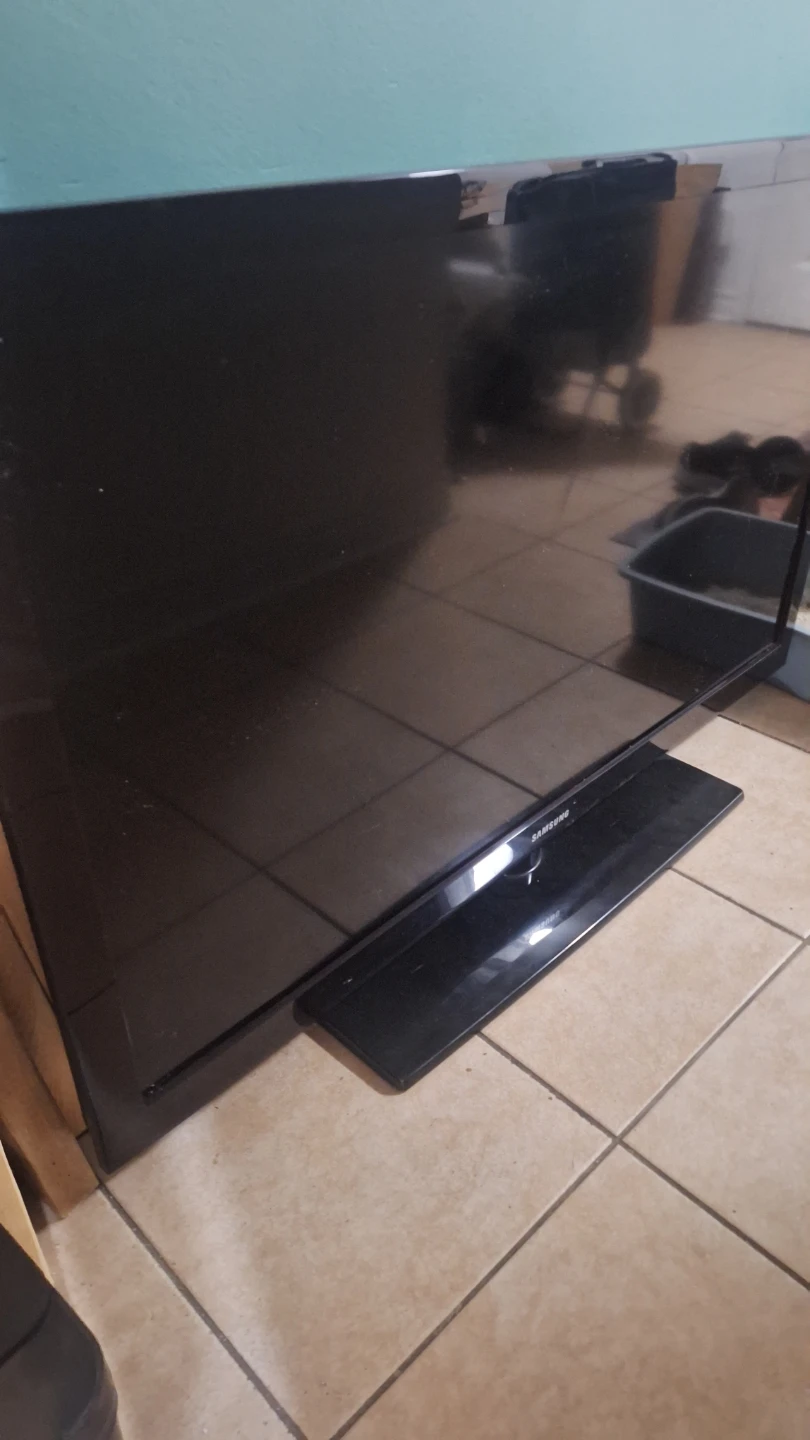 Samsung Flat Screen TV