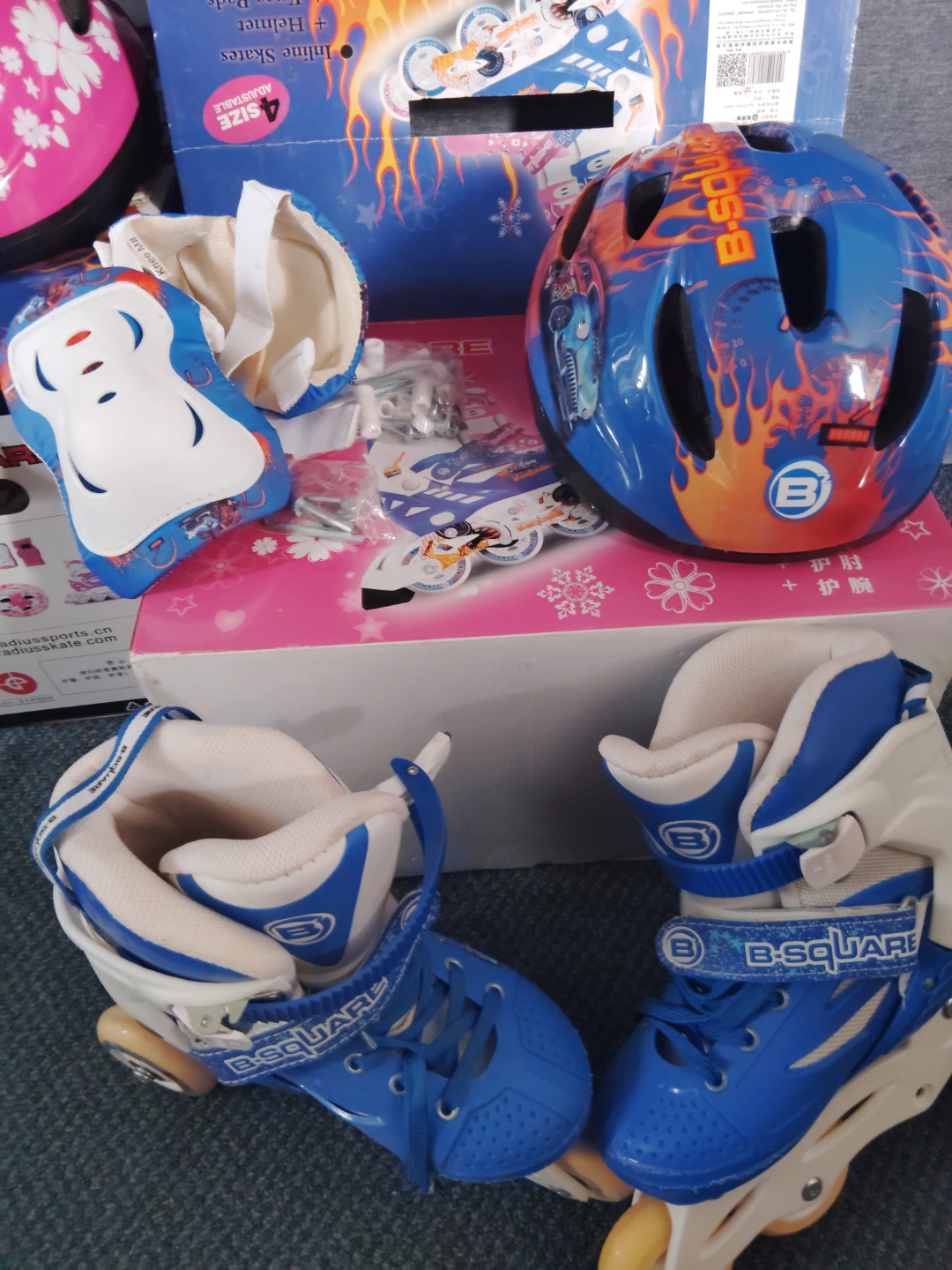 B-Square Inline Skates & Helmet Protective Gear Set - photo 5