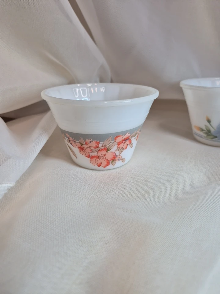 Lot of 3 Indopal Floral Milk Glass Custard Bowls - photo 2