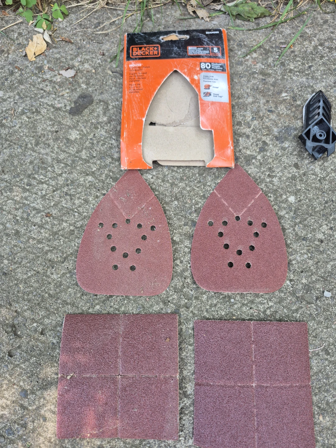 Black+Decker Sander with Sandpaper - photo 2