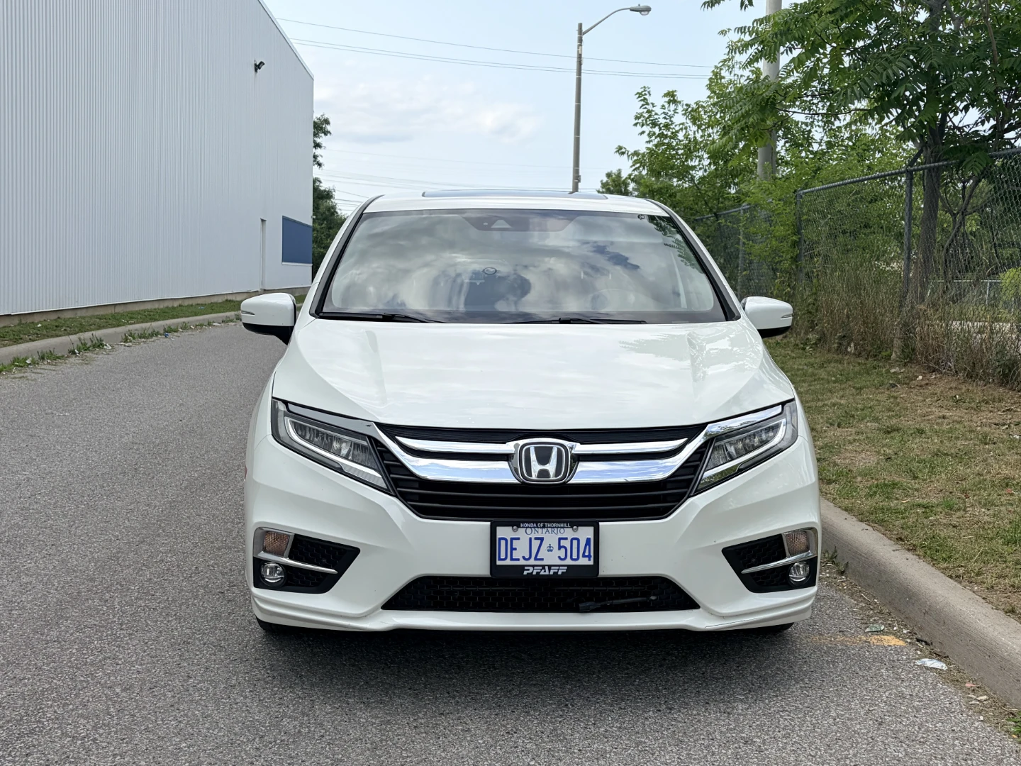 2018 Honda Odyssey Touring/Fully Loaded/Excellent Condition - photo 5