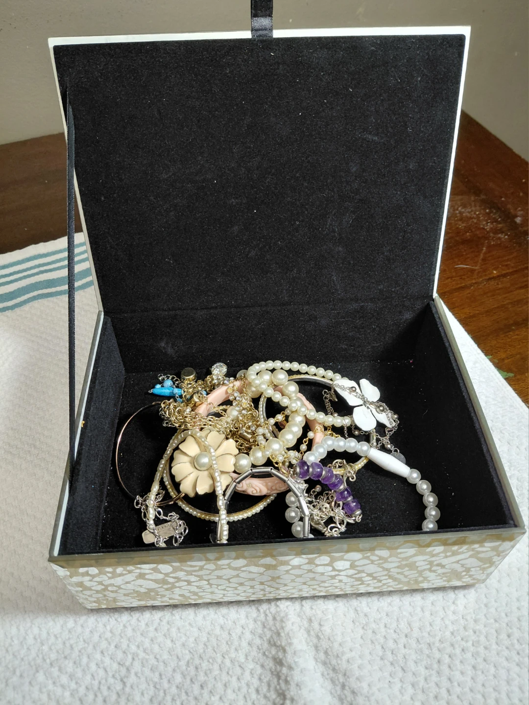 Mirrored Snake Print Jewelry Box with Assorted Costume Jewelry - photo 3