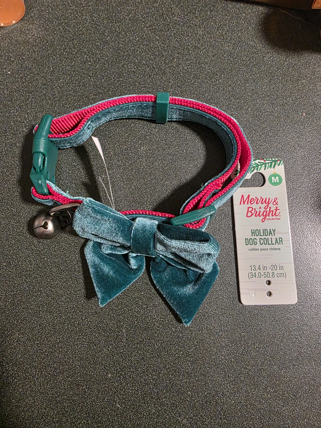 BNIP Christmas dog collar