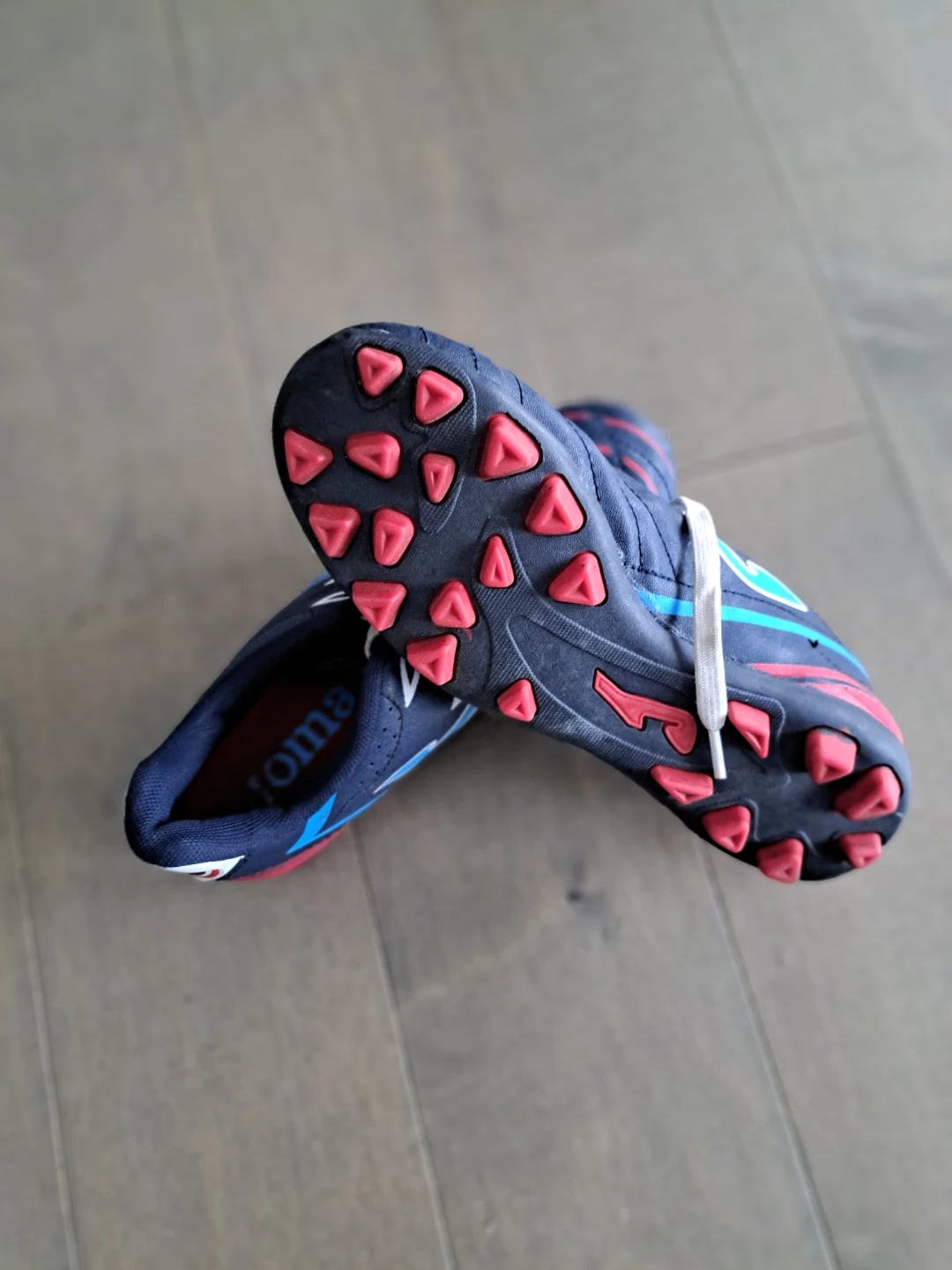 Joma Soccer Cleats, size 4