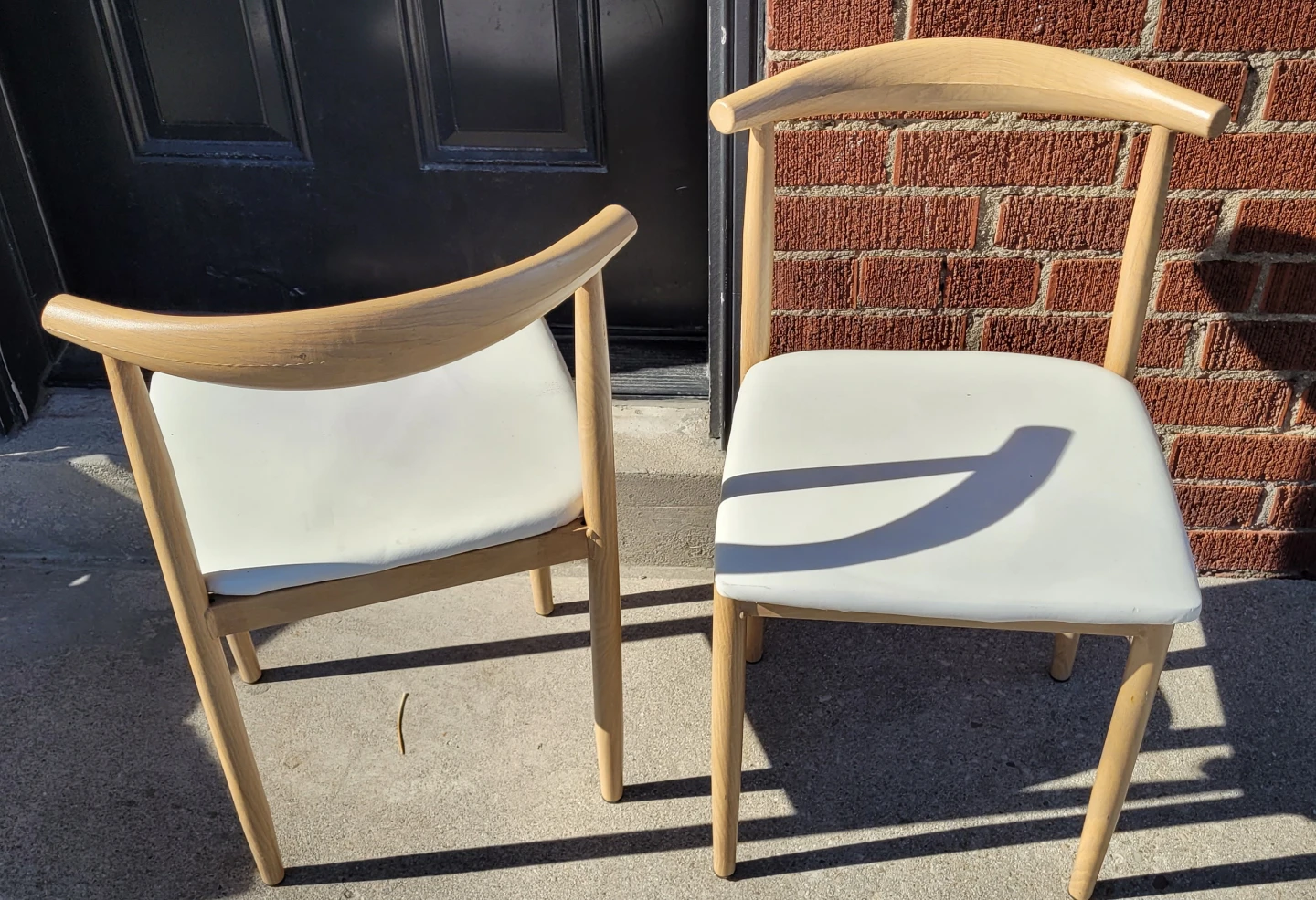 Set of 2 lightweight and comfortable chairs - (North York)) - photo 2