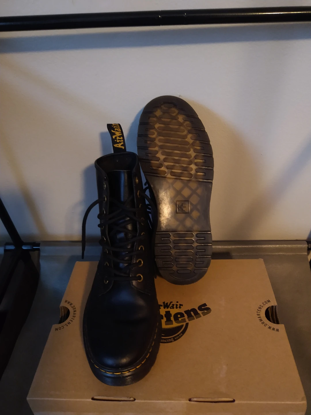 NEW Dr. Martens Classic 1460 Smooth Leather Women's Size 7 - photo 5