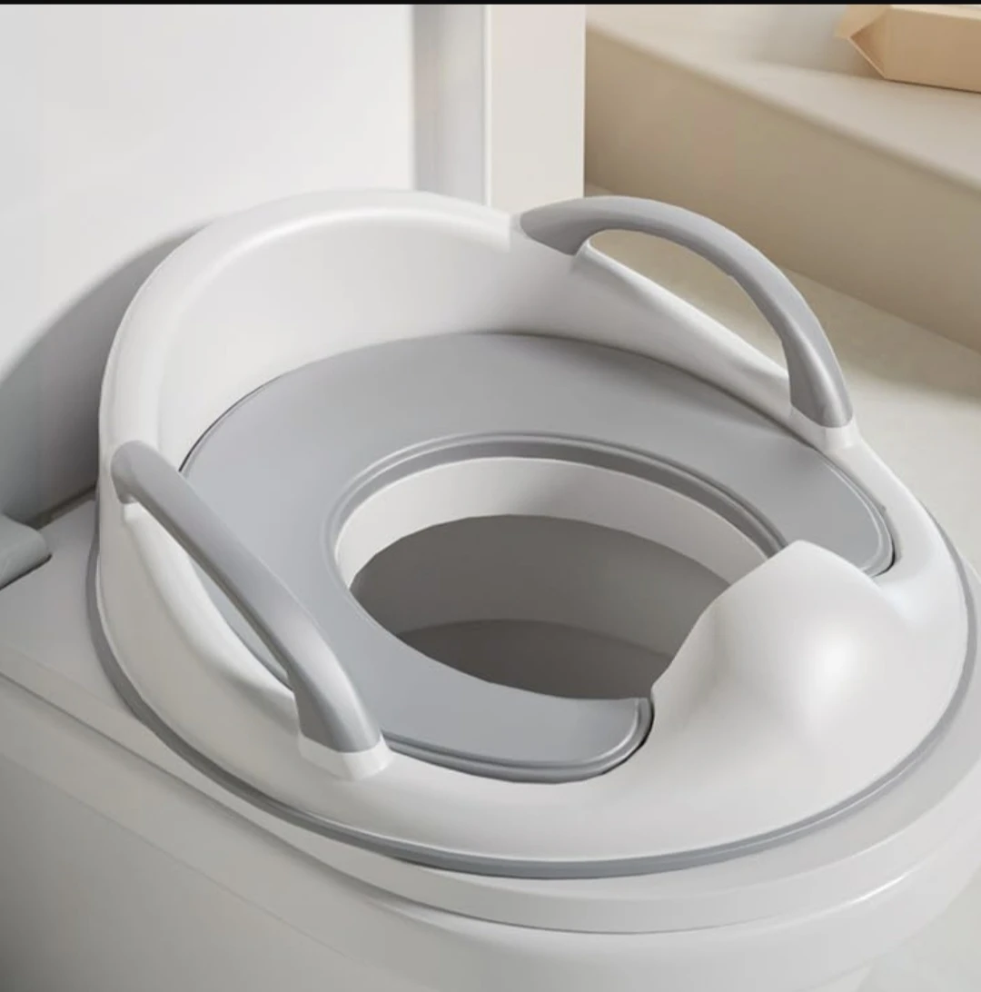 PandaaEar Children's Toilet Seat with Handles and Splash Guard