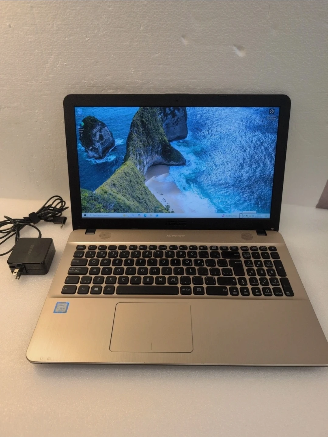 Asus laptop 15.6"