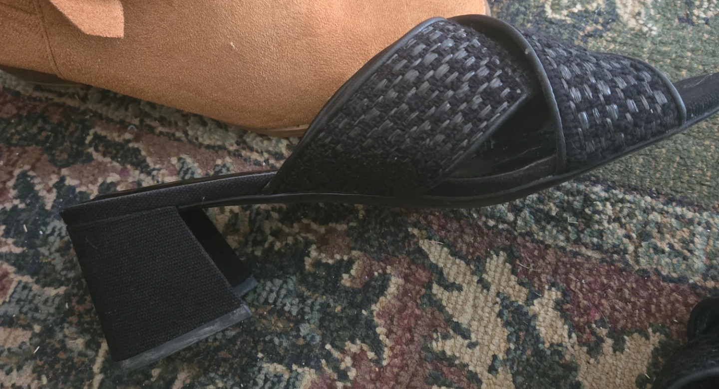 H&M Black Woven Mule Heels - photo 2