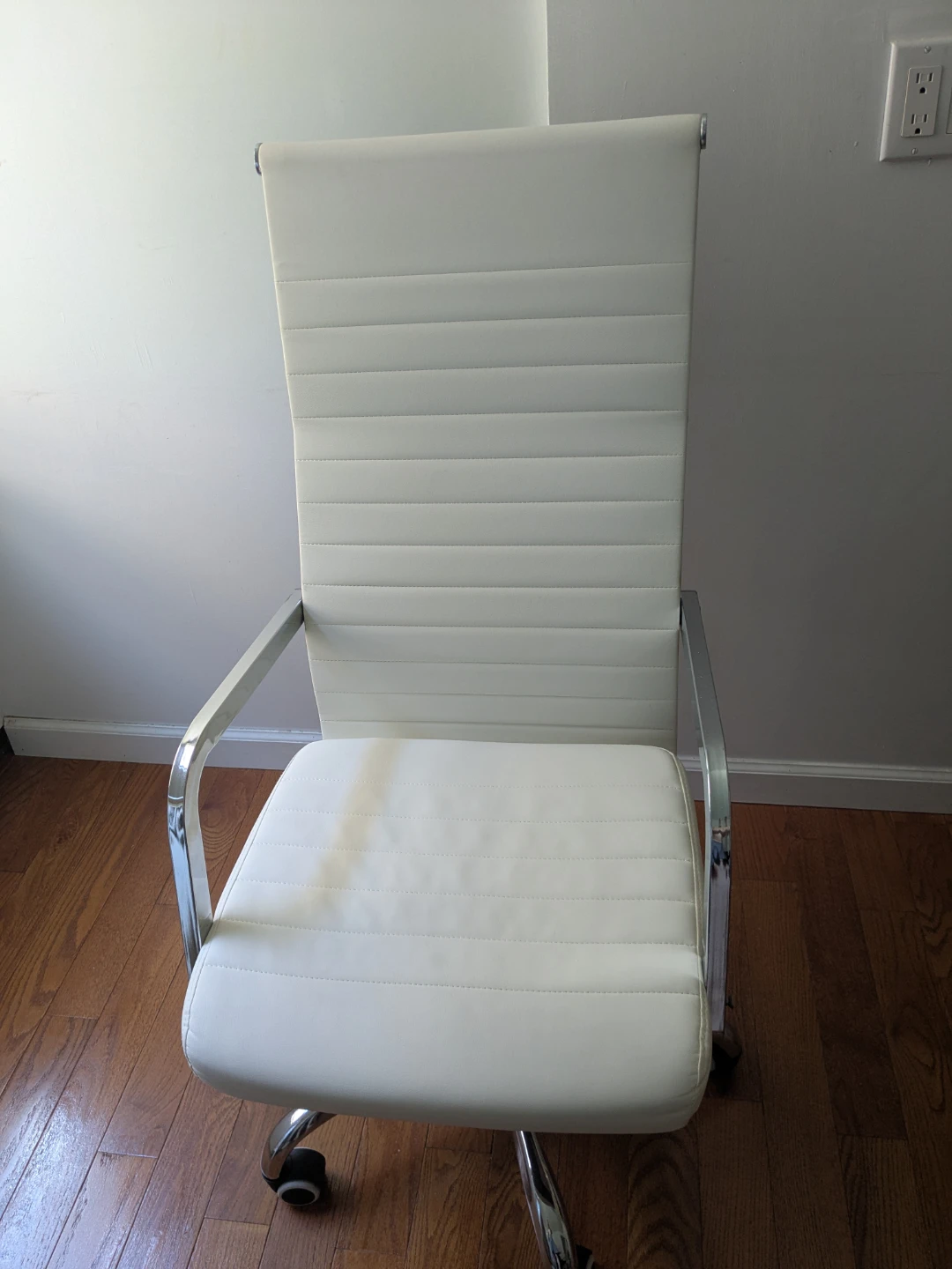 White Executive Office Chair - photo 3