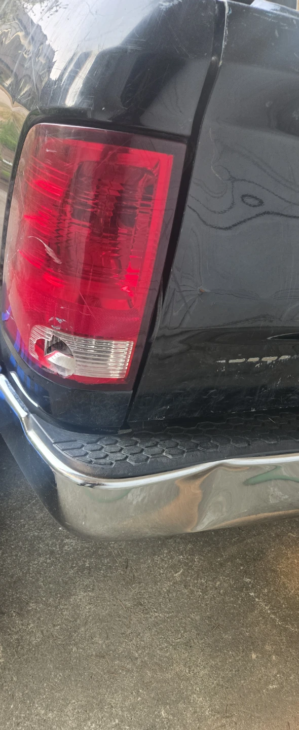 Dodge Ram Tailgate and Tail Light