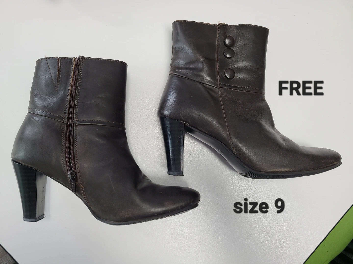 FREE!! Boots / Shoes Size 9 - photo 2