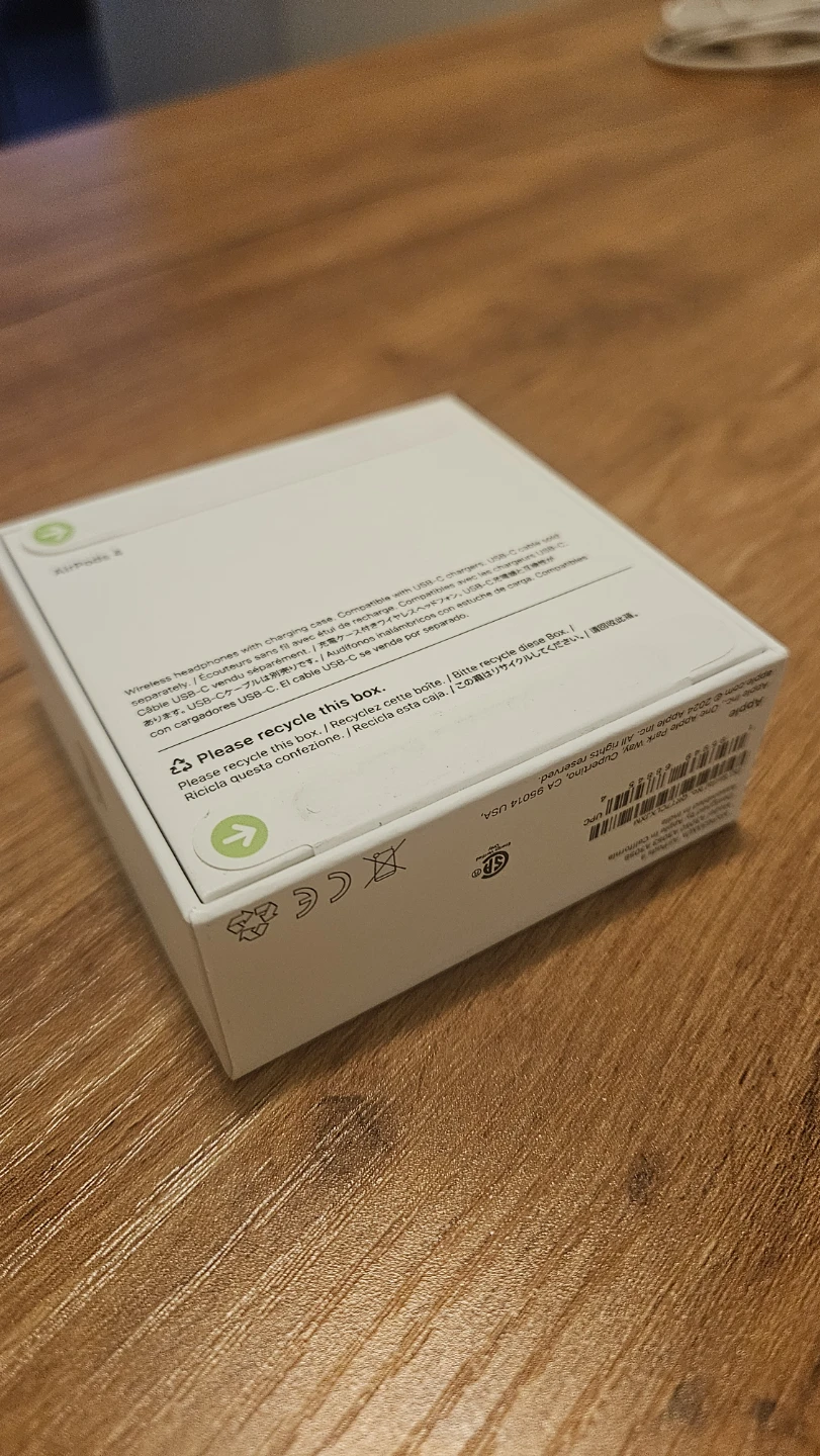 Apple AirPods 4th Generation - photo 4