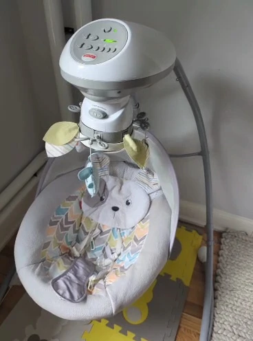 Read the description- Fisher-Price Baby Swing - photo 2