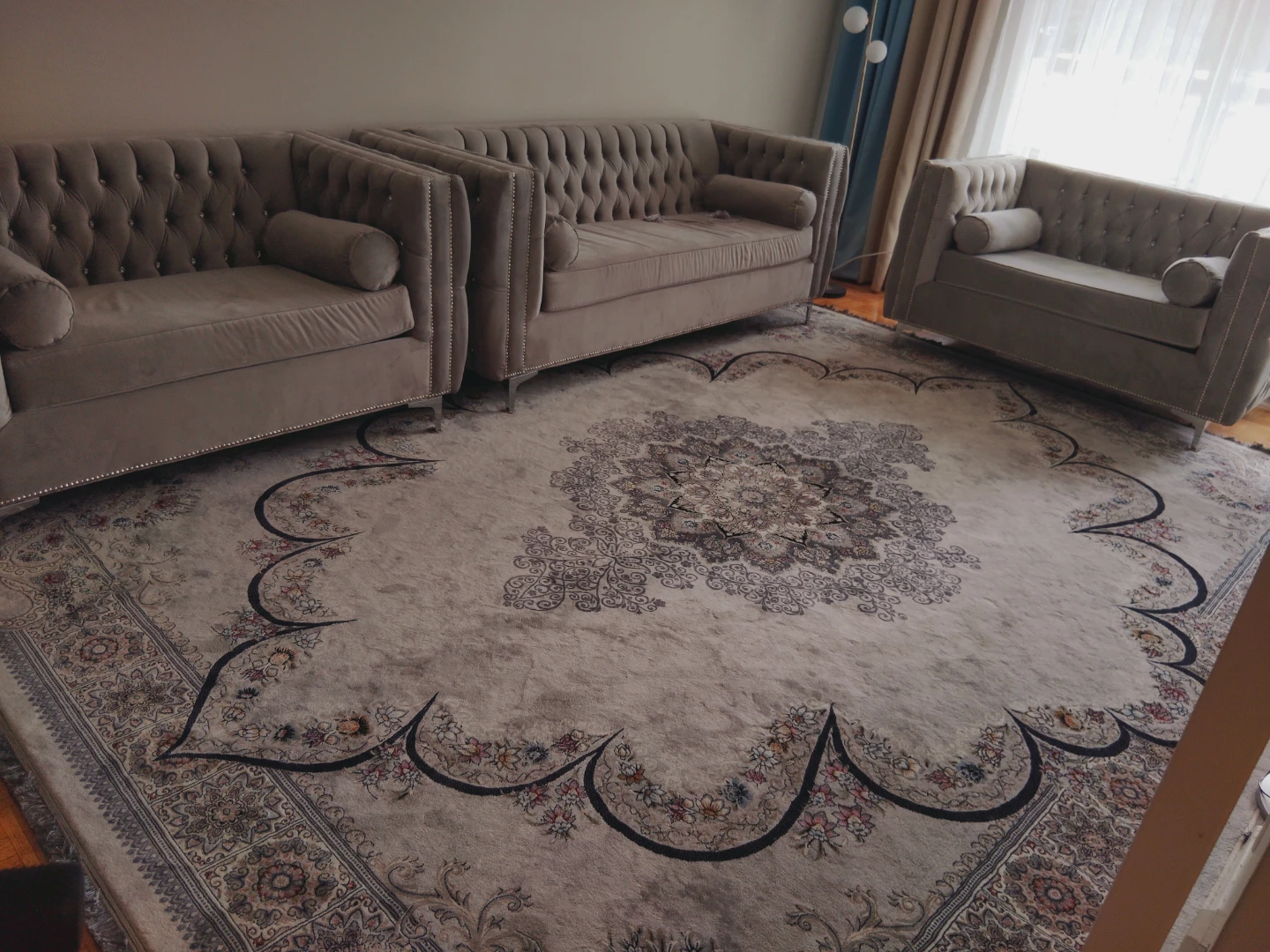 Grey Velvet Tufted Sofa - photo 3