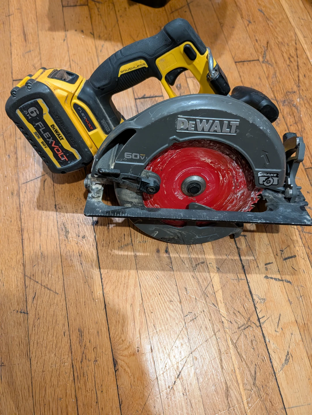 DEWALT DCS578 Cordless Circular Saw with 6.0 Ah Battery