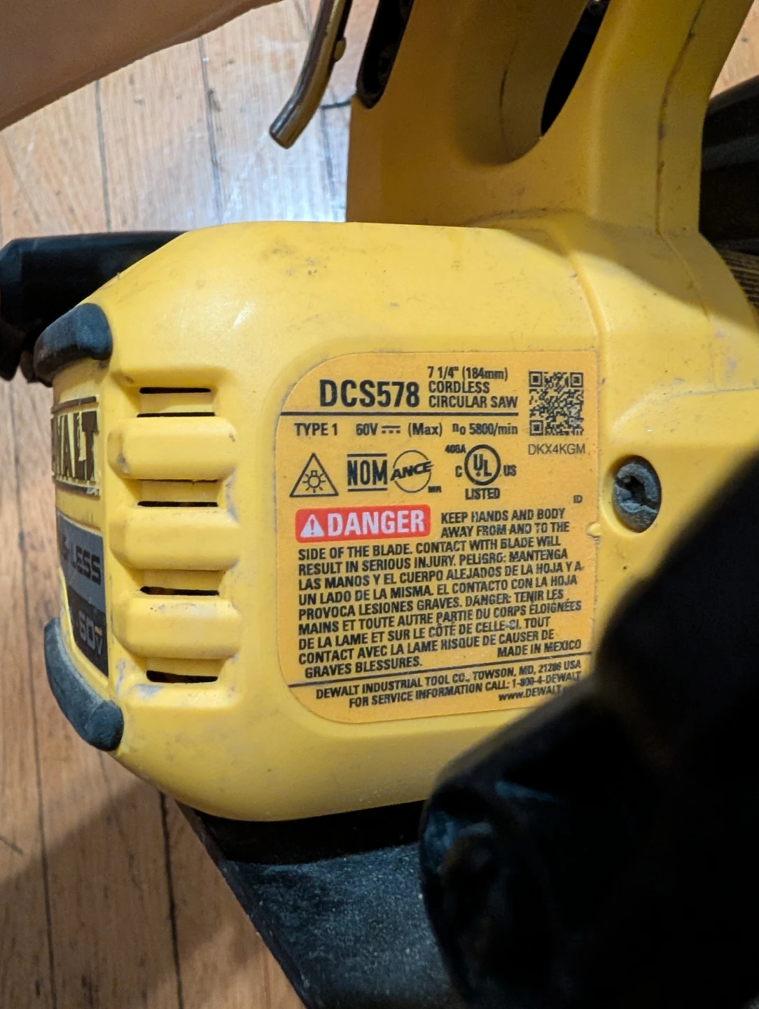 DEWALT DCS578 Cordless Circular Saw with 6.0 Ah Battery - photo 2