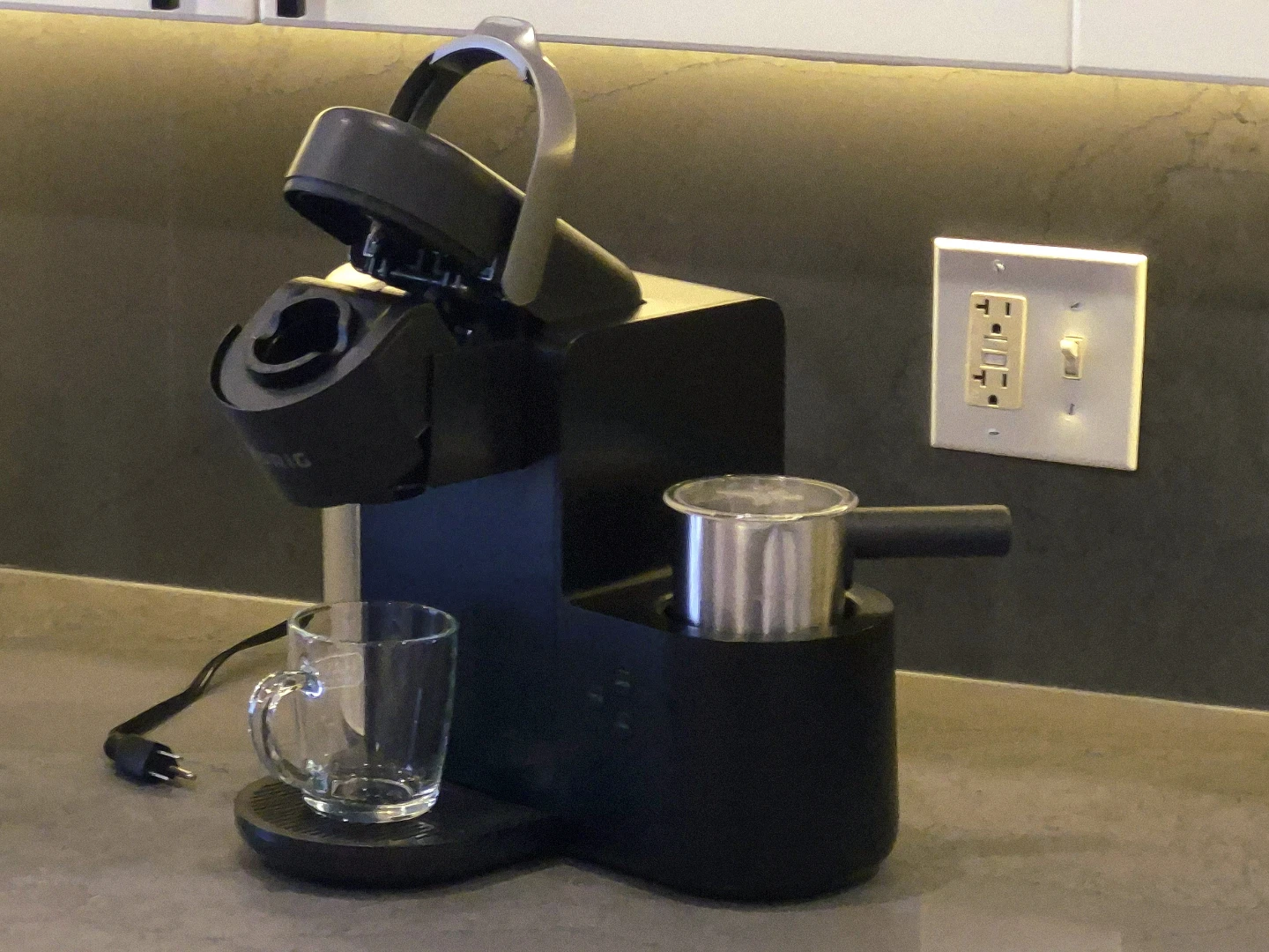 Keurig K-Cafe + reusable pods; works perfect, great condition - photo 3