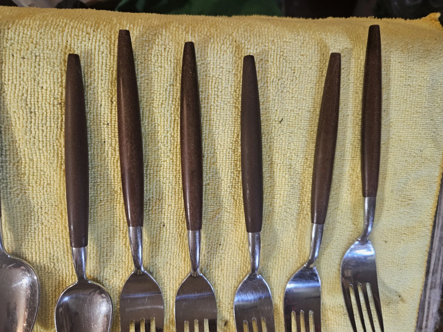 Set of 7 Forks and 2 Spoons with Wooden Handles - photo 3
