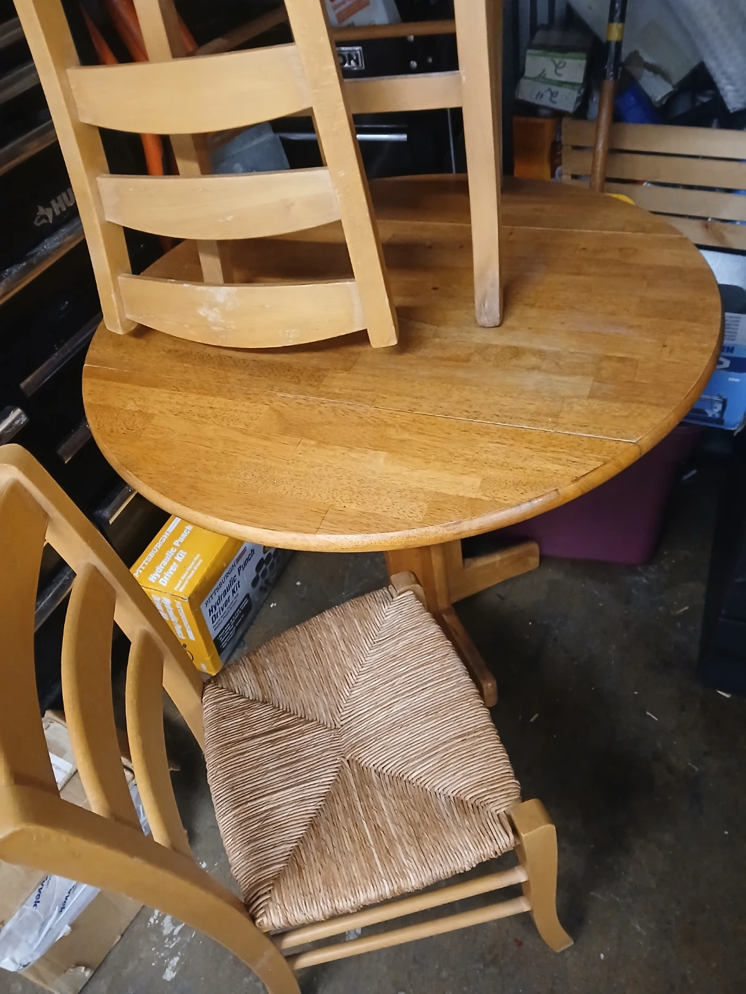 Small folding table whit 2 chears
