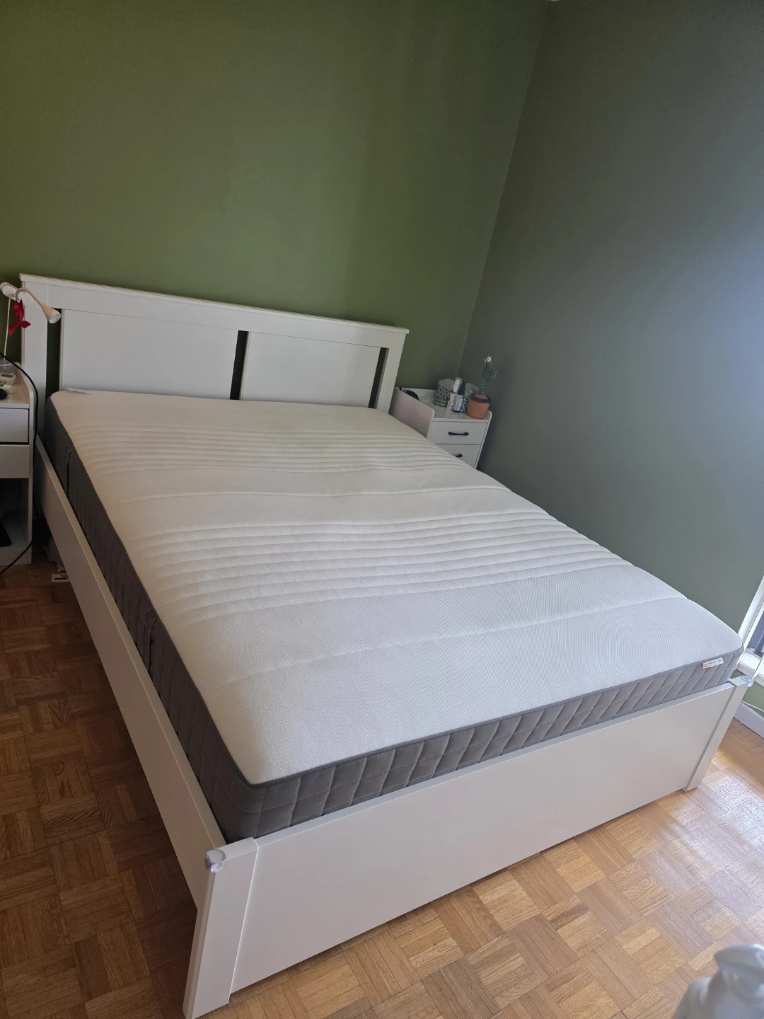 IKEA Queen Bed Frame + HAUGSVÄR Mattress Bundle - photo 2