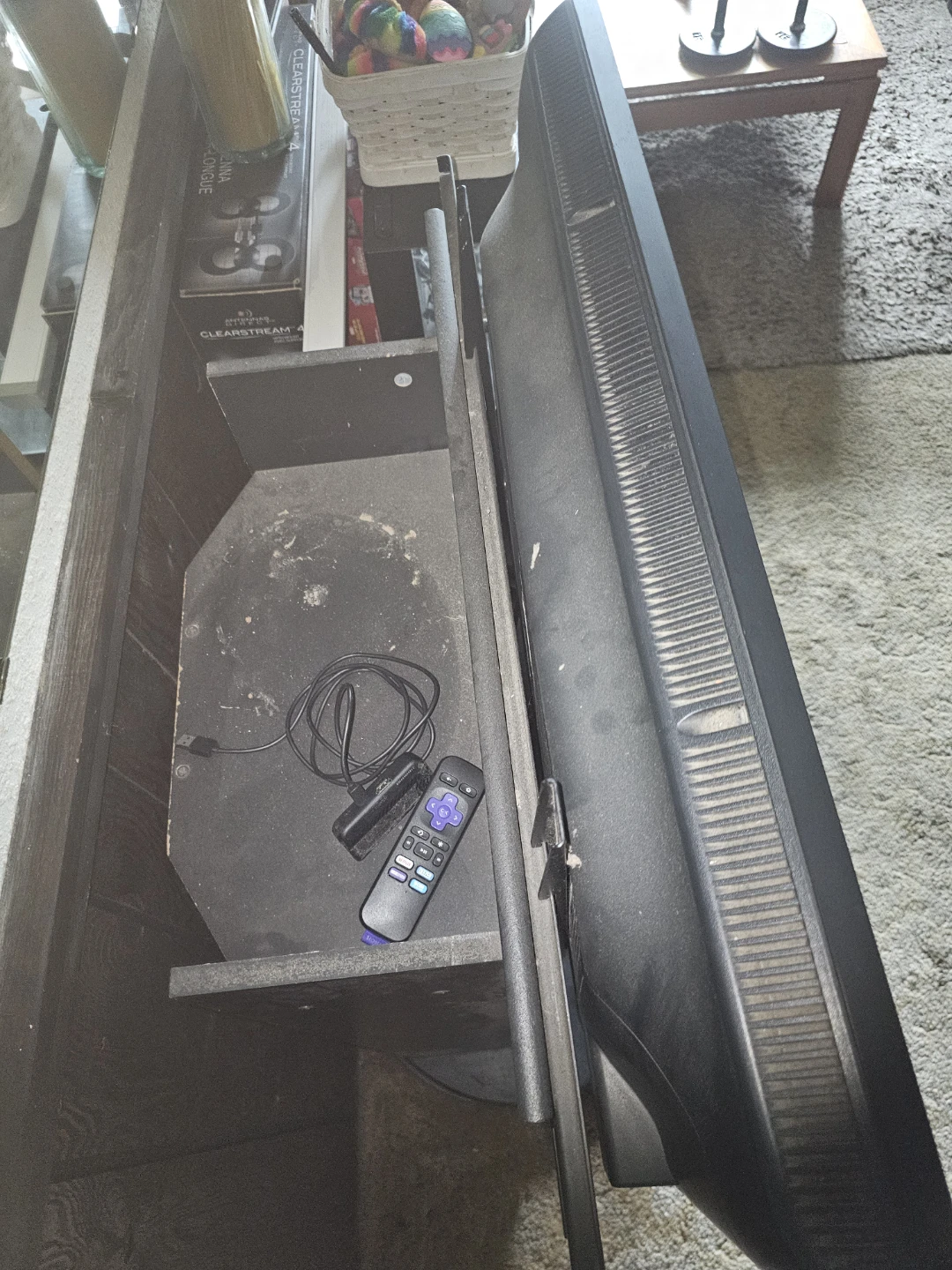 32"lcd tv with roku & cabinet - photo 2