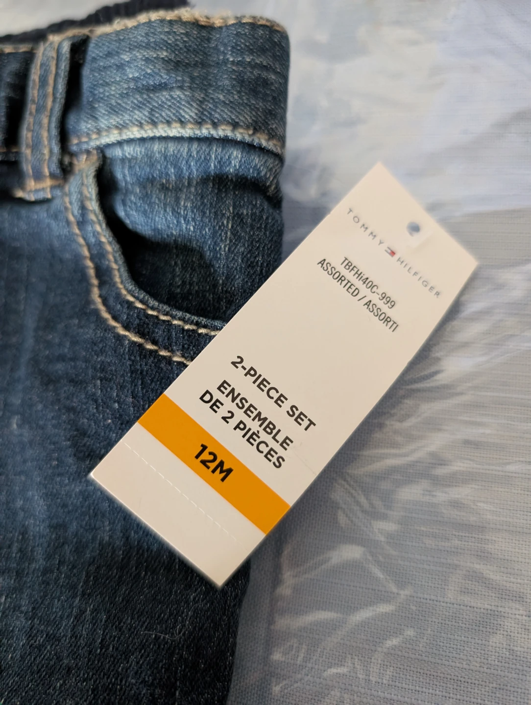Tommy Hilfiger 2-Piece Outfit - plus extra Pants - photo 4