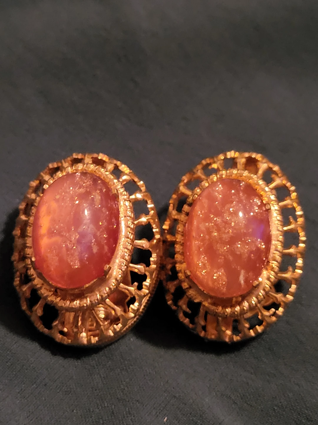 Two Pairs of Vintage Clip-On Earrings - photo 4