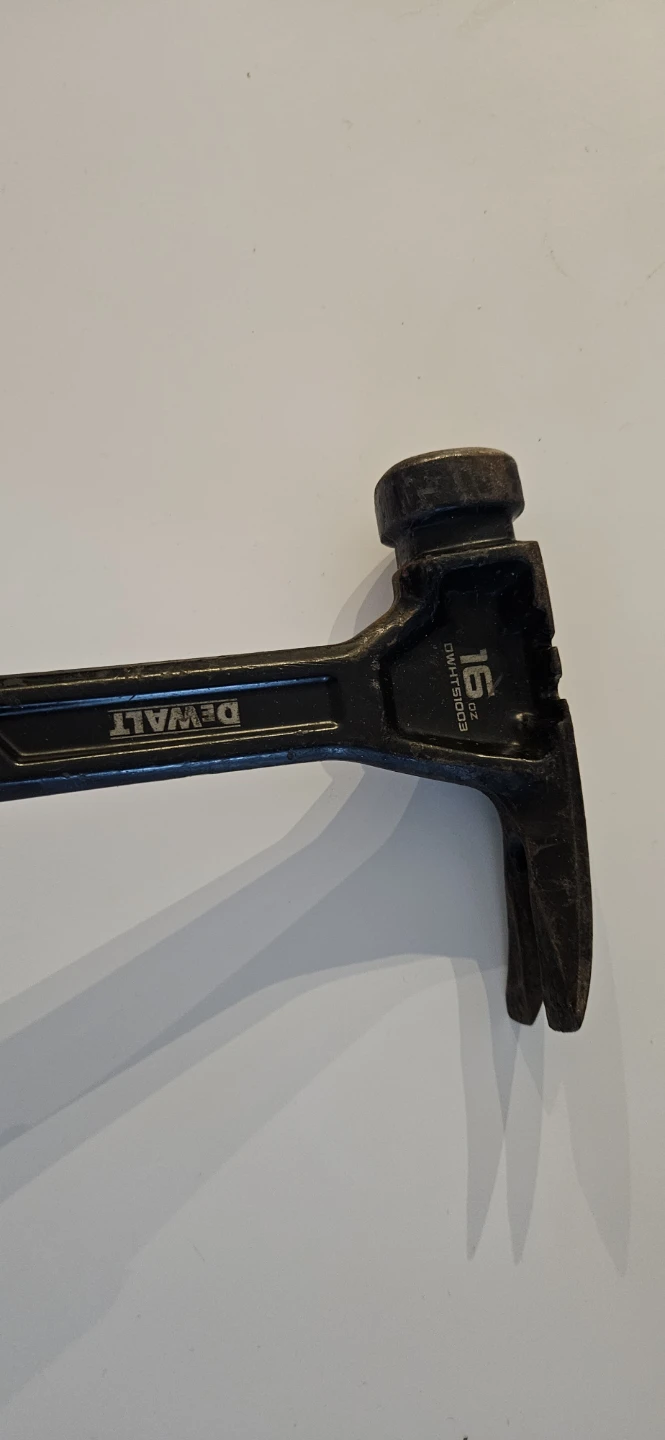 DEWALT 16 oz. Claw Hammer - photo 4