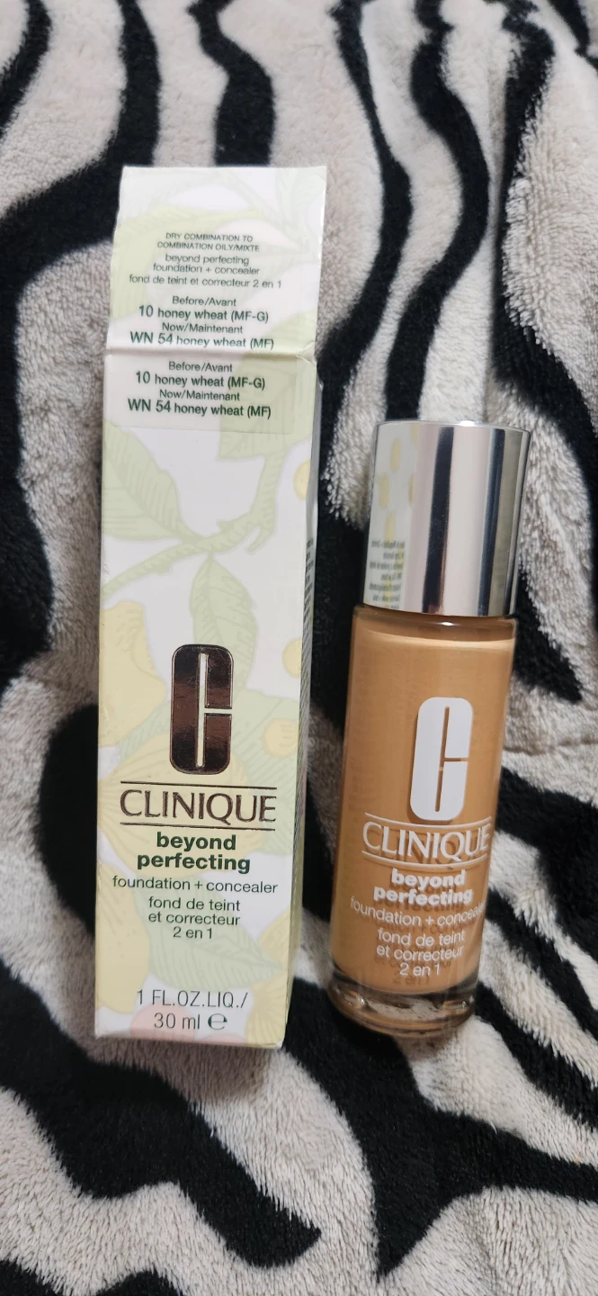 Clinique Beyond Perfecting Foundation + Concealer - photo 3
