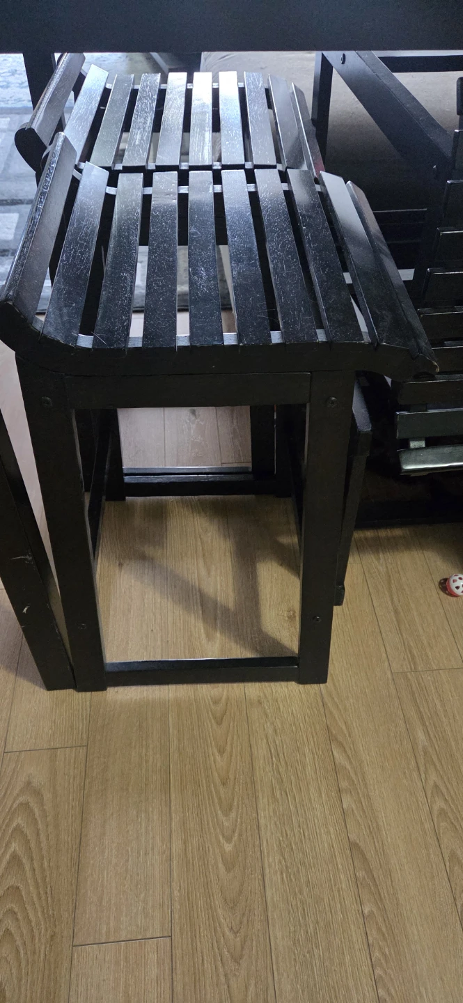 Table and 4 Stools - photo 4