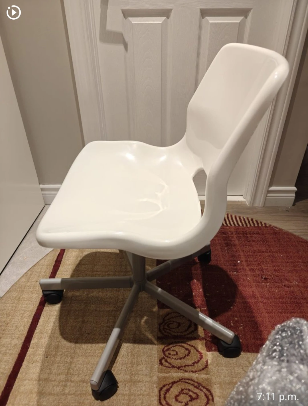 White Swivel Office Chair - photo 2