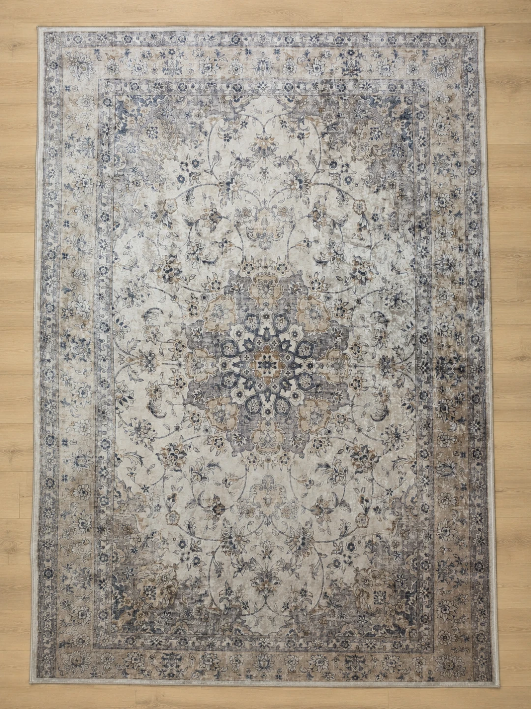 Beautiful Vintage-Style Area Rug – 6' x 9'